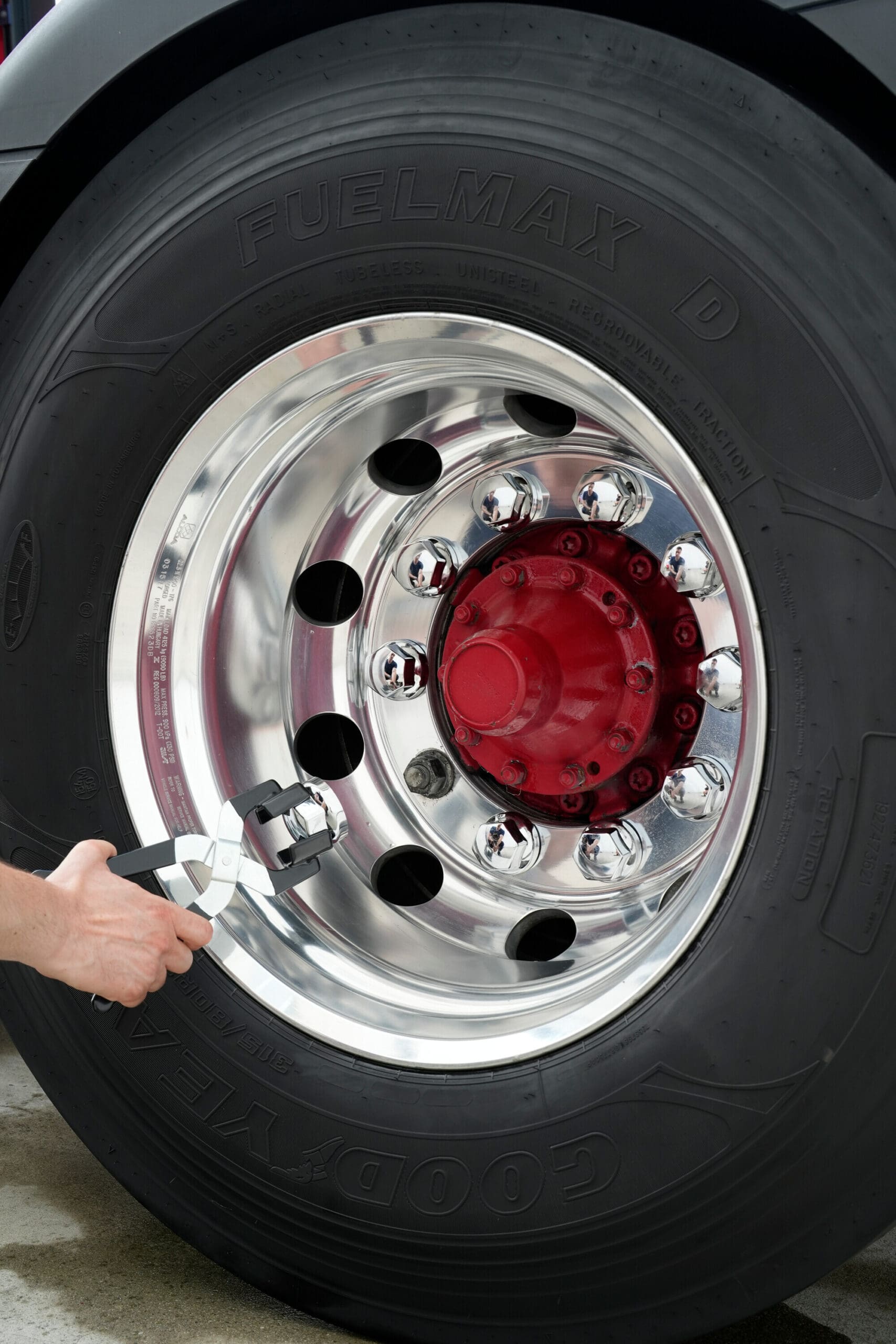 Nut covers-Puller, pinza rimuovi copribulloni camion - immagine 4