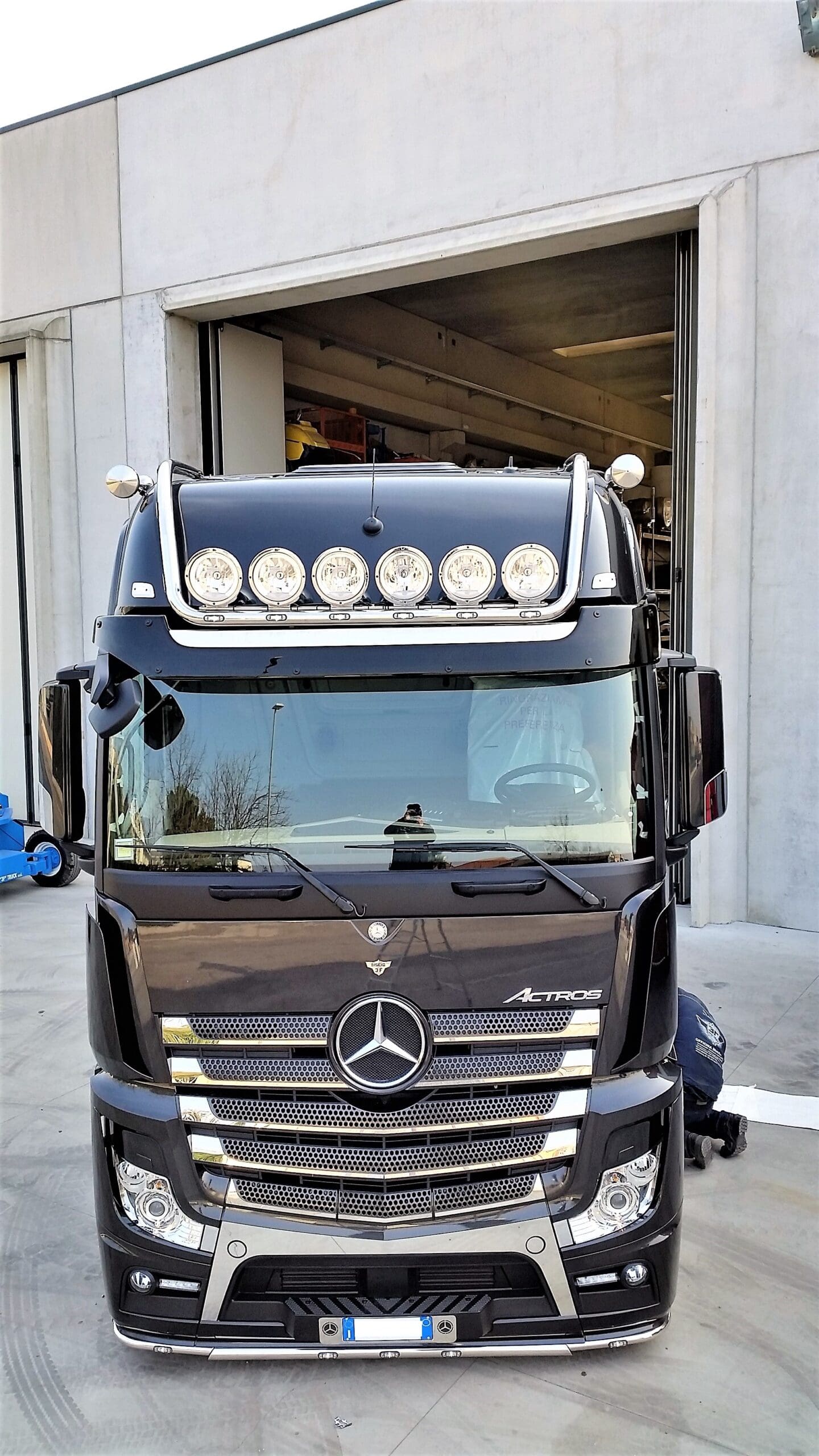 Lamiera targa, Mercedes MP4