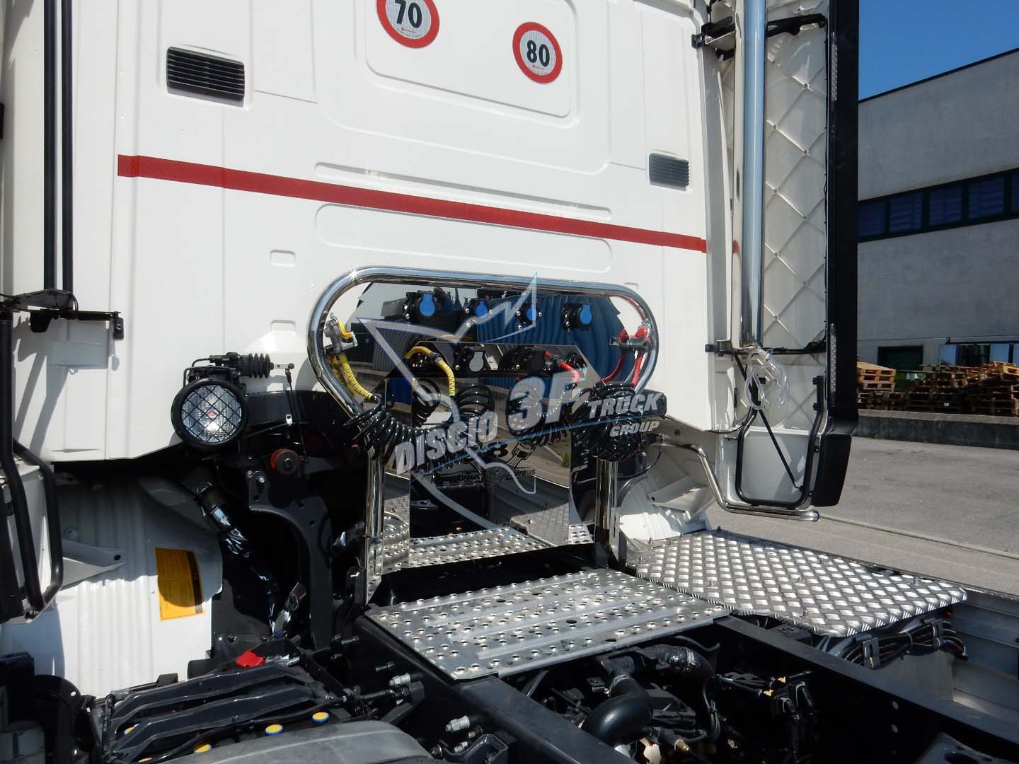 Porta cavi posteriore - immagine 14