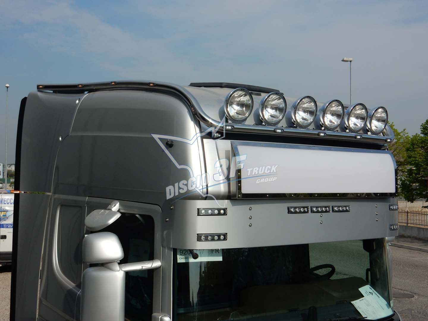 Supporto fari XXL trattore, Scania R2R3