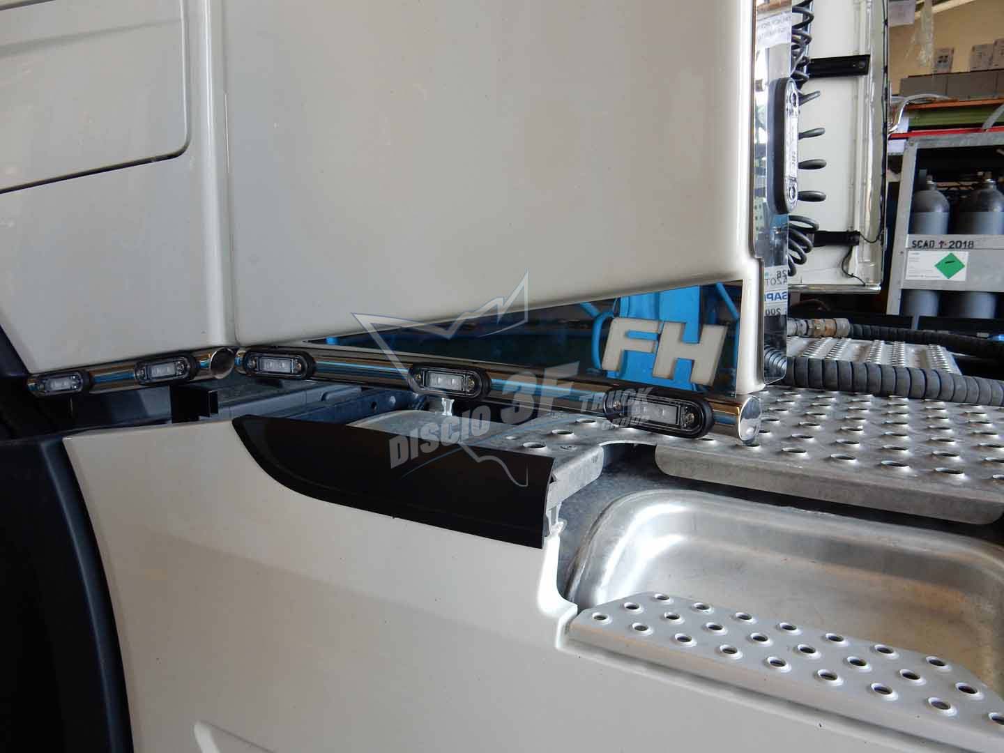 Tubi sotto cabina, Volvo FH4 - immagine 2